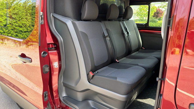 Renault Trafic Lwb Diesel LL30 Blue dCi 130 Advance [Safety] Crew Van - Image 18